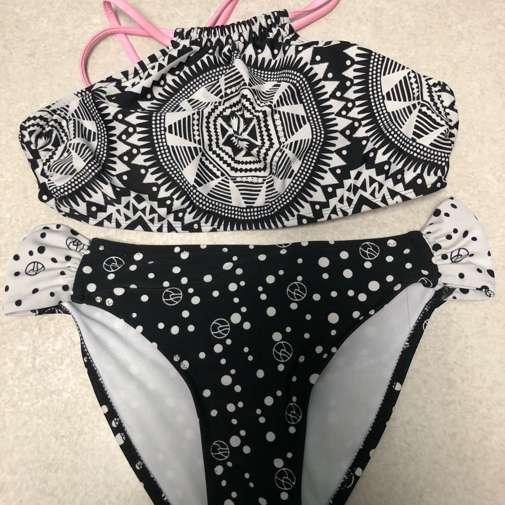 Juniors 2 piece swimsuit.